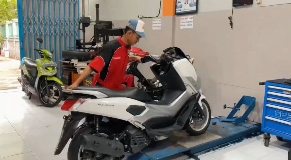 Teknik dan Bisnis Sepeda Motor